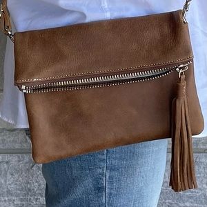 New wo tags Roots genuine leather crossbody purse